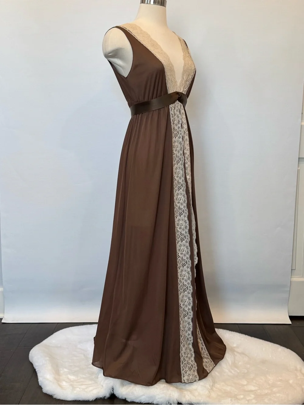 🌺SOLD🌺 Artemis Gossard Brown Silky Satin Lace 60s Empire Maxi Gown Robe 2pc Set - Picture 9 of 13